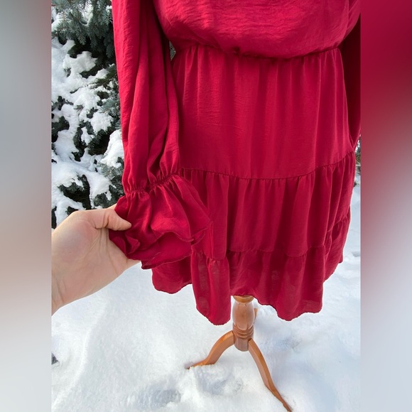 Burgundy long sleeve Vici dress size medium - Picture 5 of 8